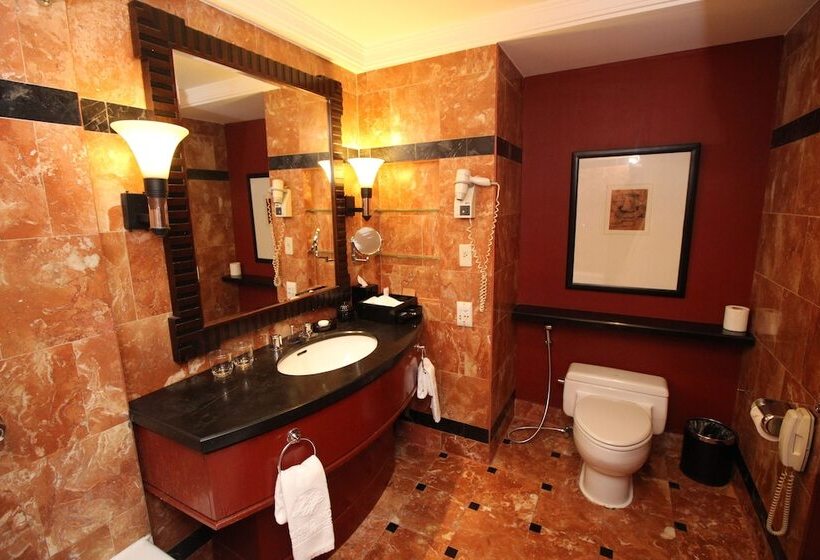 Номер Deluxe, Diamond Hotel Philippines