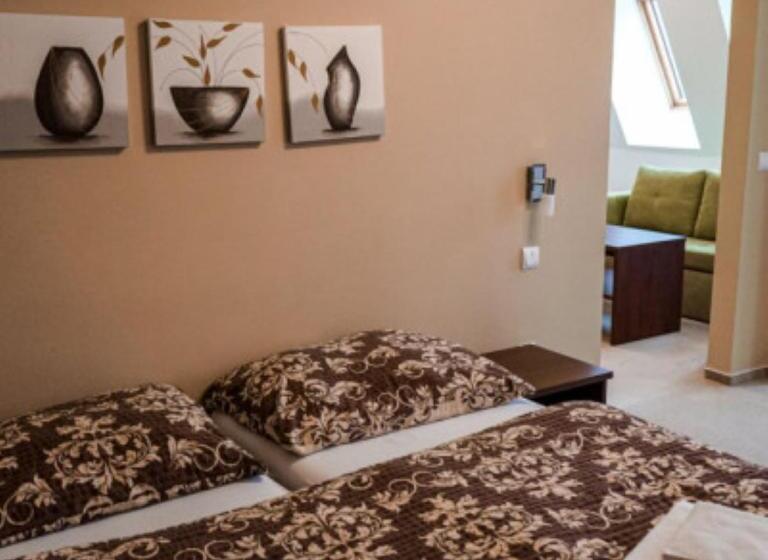 标准三人间, Belaria Resort   Wellness, Bazén