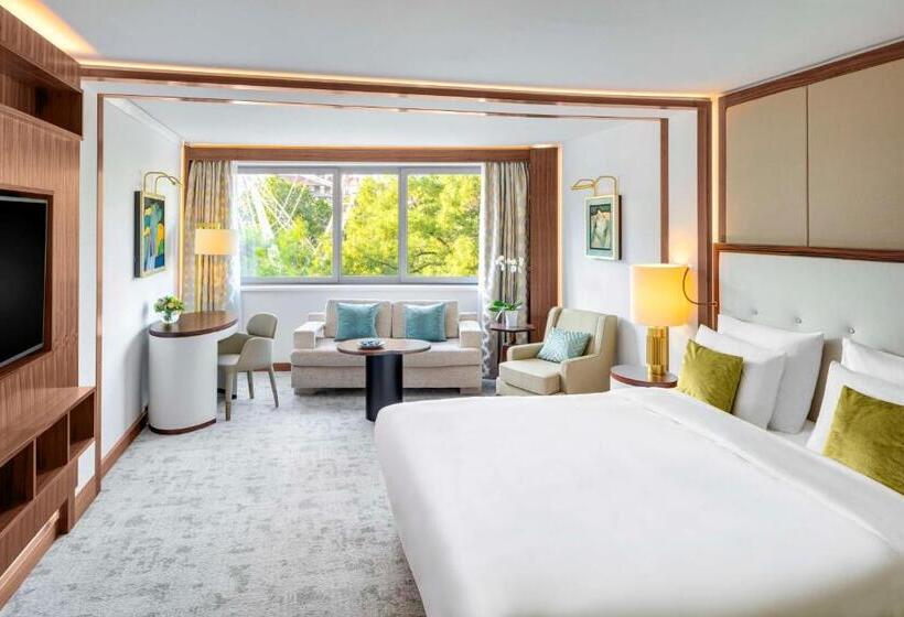 Полулюкс, Kempinski Hotel Corvinus Budapest
