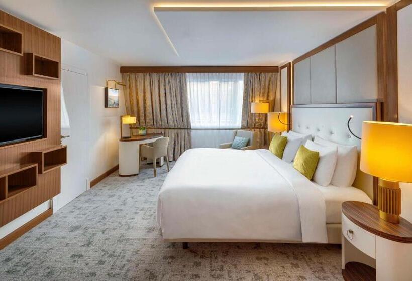Номер Deluxe, Kempinski Hotel Corvinus Budapest