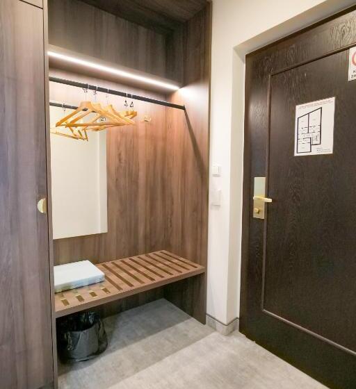 Номер Deluxe, Zlatá Hvězda