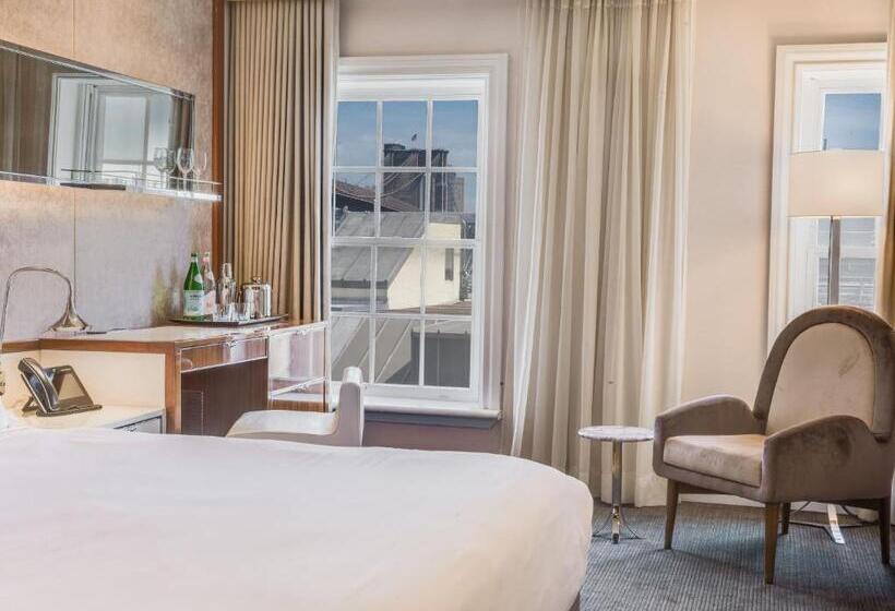 带观景和大床的豪华房间, 33 Hotel, New York City, Seaport