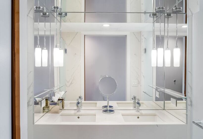 适用于残疾人士的豪华房间, 33 Hotel, New York City, Seaport