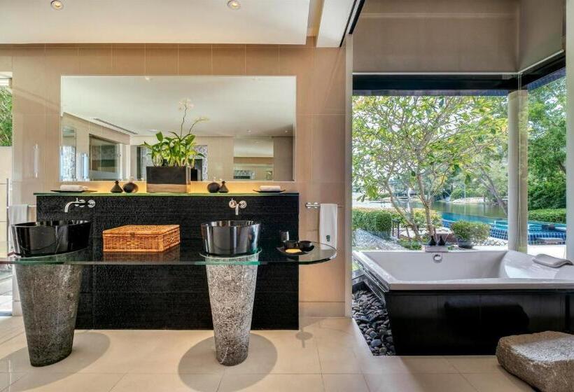 Вилла 3 Спальни с Бассейном, Banyan Tree Phuket