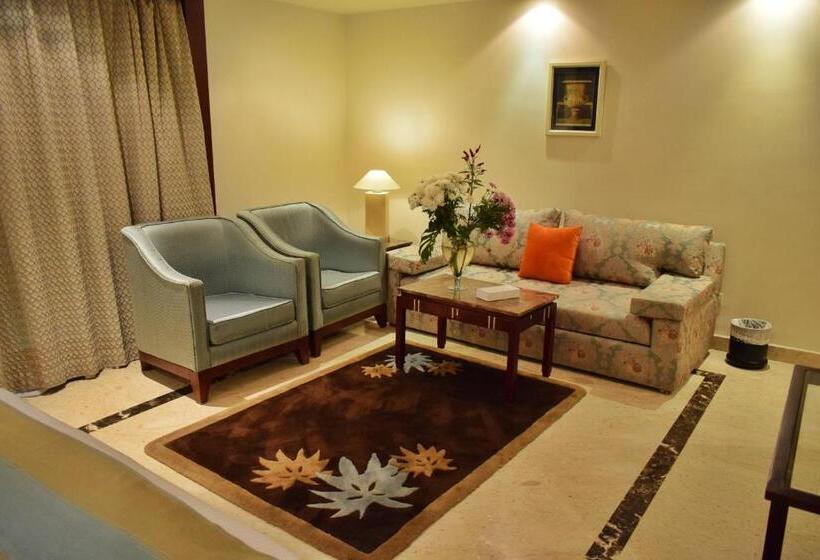 سوییت با چشم‌انداز دریا, Romance Alexandria