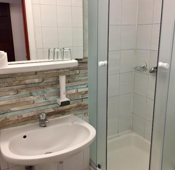 Номер Стандарт Вид на Сад, Gloria Budapest City Center