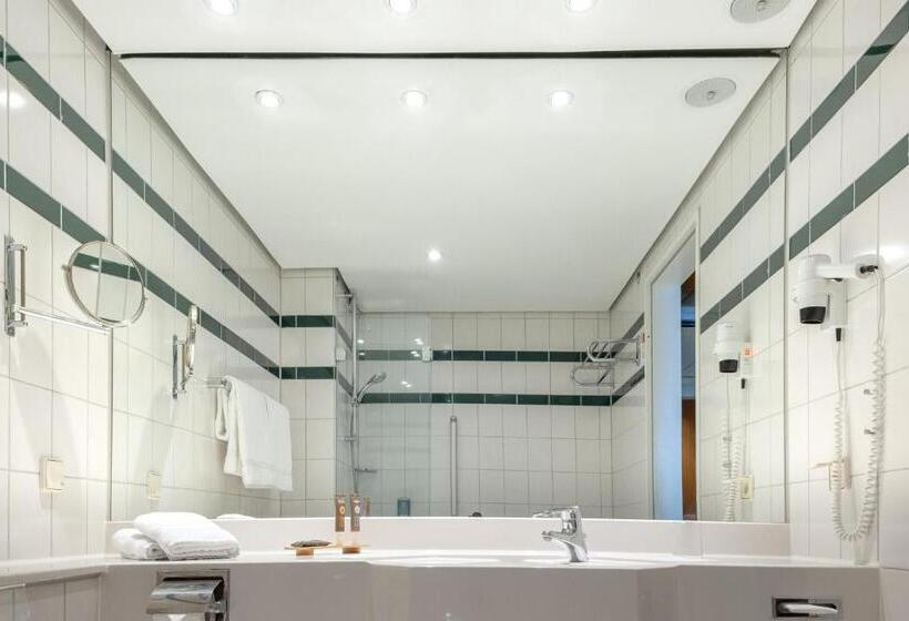Номер Стандарт Индивидуальный, Novotel Freiburg Am Konzerthaus