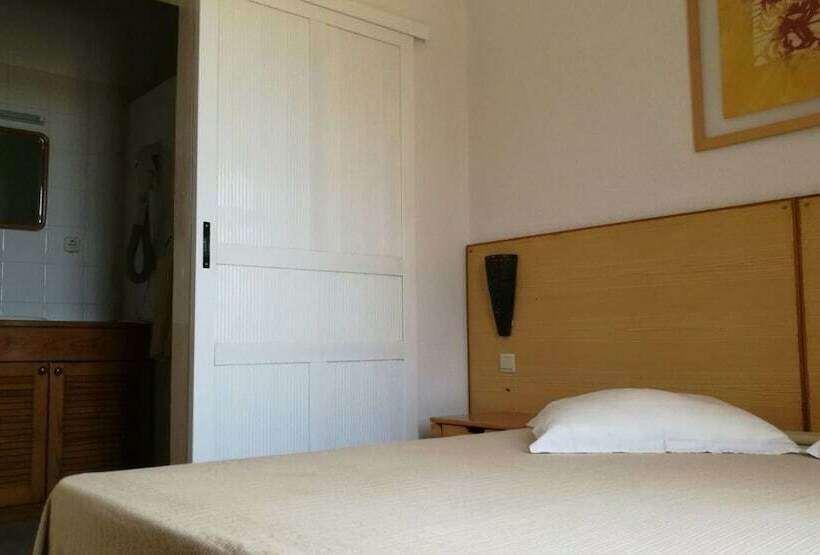 اتاق استاندارد سه نفره, Flag Hotel Foya Branca