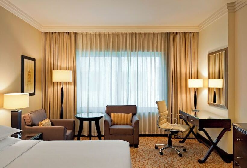 Номер Superior, Grand Excelsior Hotel Deira