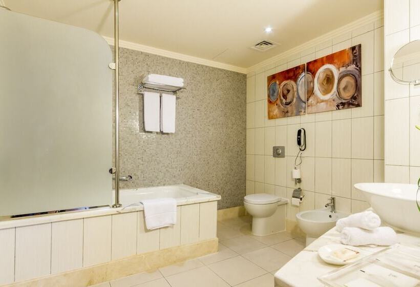 Номер Superior, Grand Excelsior Hotel Deira