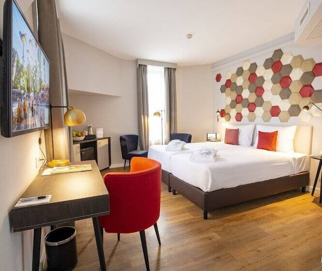 디럭스 룸, Three Corners Hotel Art