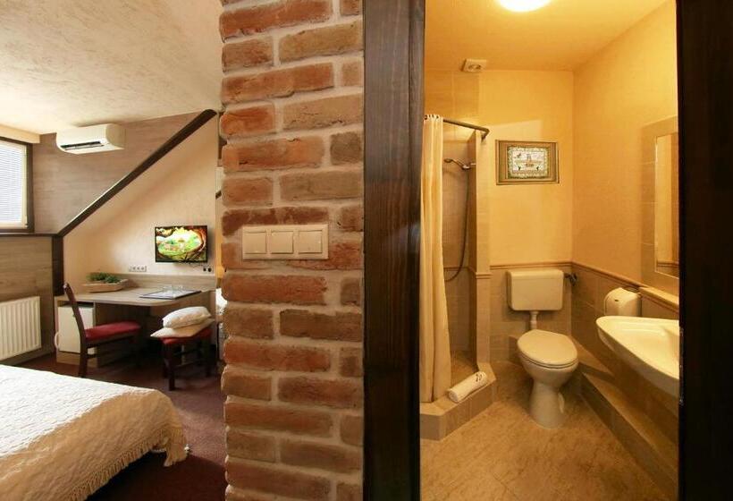 Standardzimmer, Família Vendégház