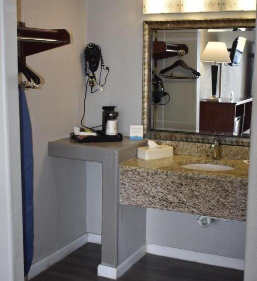 חדר סטנדרט עם מיטת קינג, Days Inn By Wyndham Wildwood I75