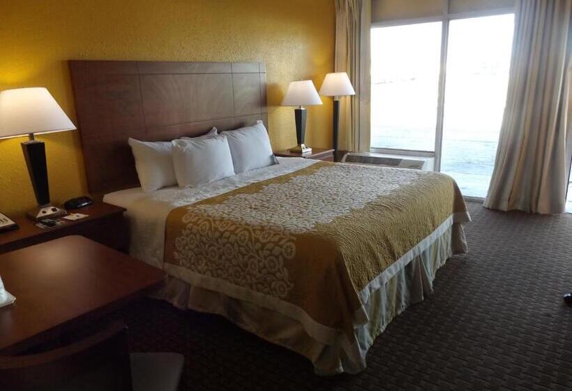 장애인을 위한 킹사이즈 침대 스탠다드 룸, Days Inn By Wyndham Wildwood I75