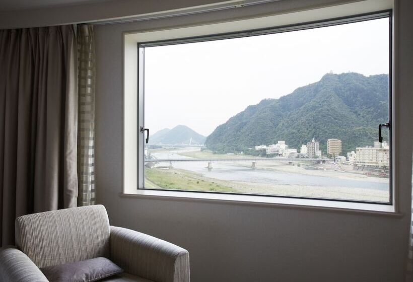 Номер Стандарт Вид на Реку, Miyako Hotel Gifu Nagaragawa