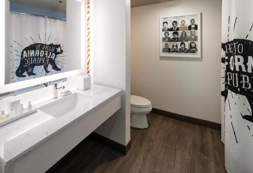 Standaardkamer met 2 Tweepersoonsbedden, Hermosa