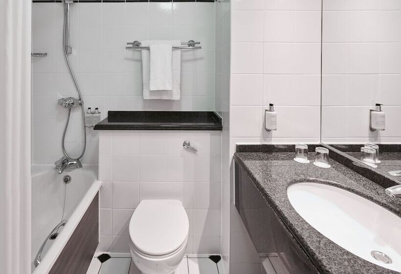 Номер Superior, Leonardo Middlesbrough