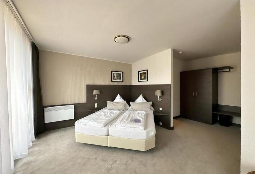 스탠다드 트리플 룸, Parkhotel Luise Bad Herrenalb