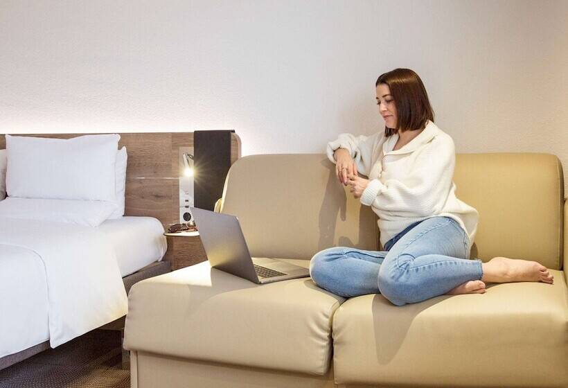 Номер Superior, Novotel Lausanne Bussigny