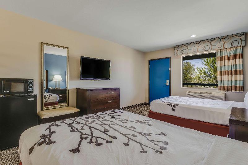 Номер Стандарт, Econo Lodge Inn & Suites