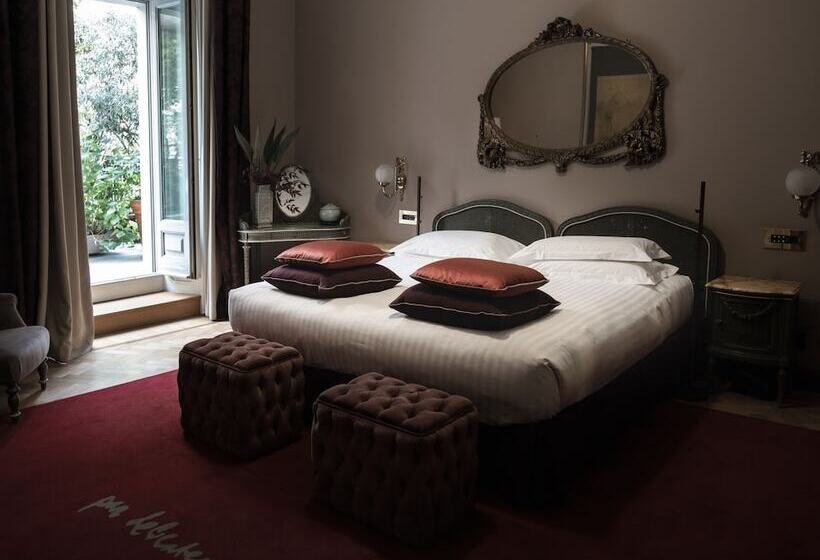 Suite with Terrace, Grand Hotel Et De Milan   The Leading Hotels Of The World