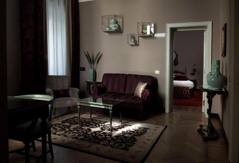 Suite with Terrace, Grand Hotel Et De Milan   The Leading Hotels Of The World