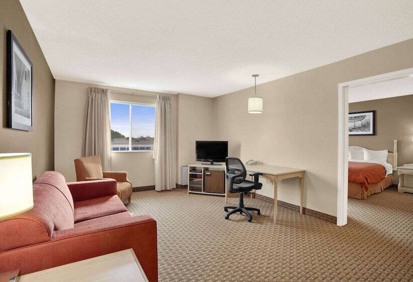 Люкс, Travelodge Suites By Wyndham Saint John