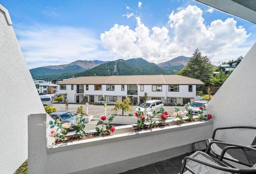 Семейные Апартаменты 3 Спальни, Amity Serviced Apartments