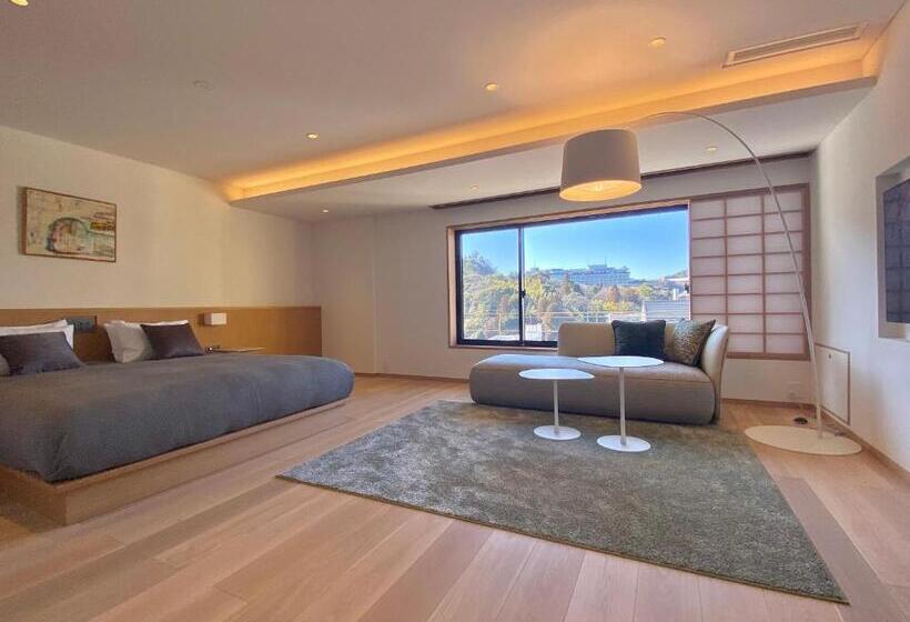 스위트 킹사이즈 침대, Arima Onsen Takayamaso Hanano