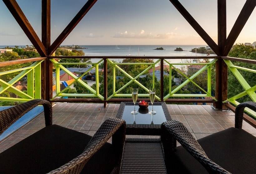 سوییت, True Blue Bay Resort
