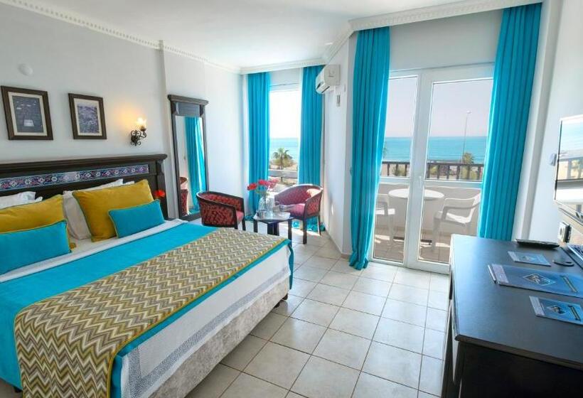 Deniz Manzaralı Balkonlu Delüks Oda, Big Blue Sky Hotel   All Inclusive