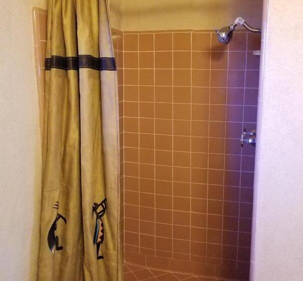 スタンダードルーム, Adobe Sands Motel