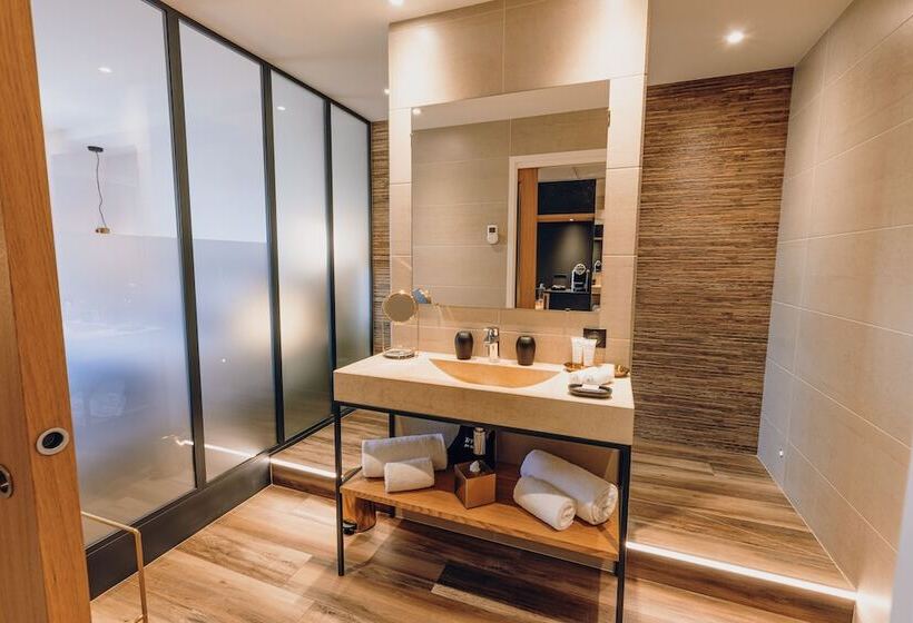 Полулюкс, Hostellerie Cèdre & Spa Beaune