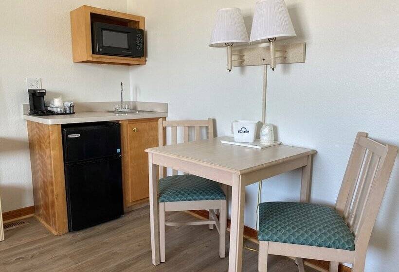 Люкс, Mariner Inn And Suites