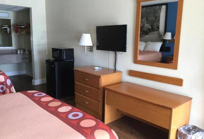 Номер Deluxe, Super 8 By Wyndham Walterboro