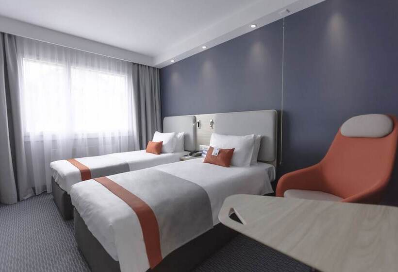 Номер Стандарт Адаптированный для Инвалидов, Holiday Inn Express Luzern Neuenkirch, An Ihg