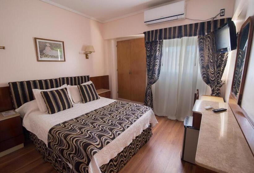חדר סטנדרט לארבעה, Gran Hotel Continental