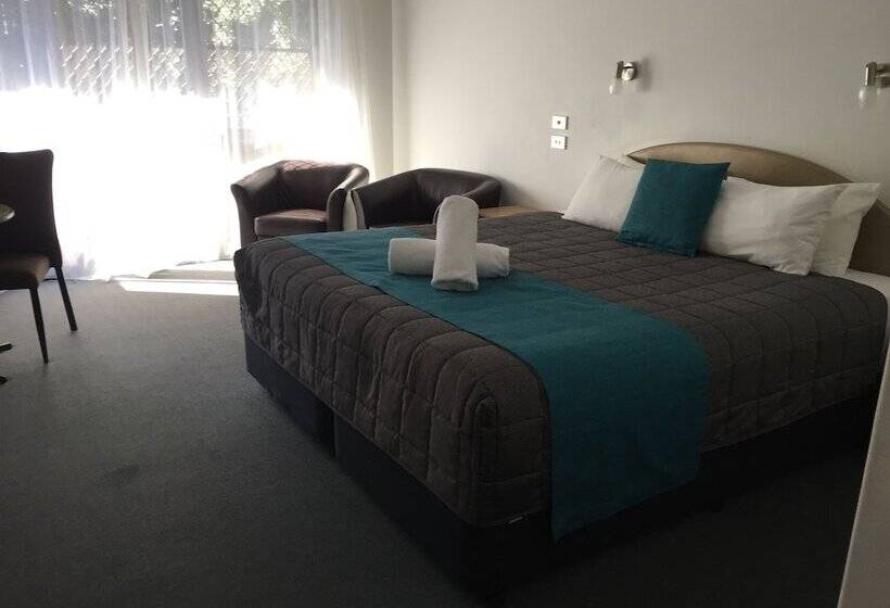 프리미엄 룸, Macquarie Barracks Motor Inn