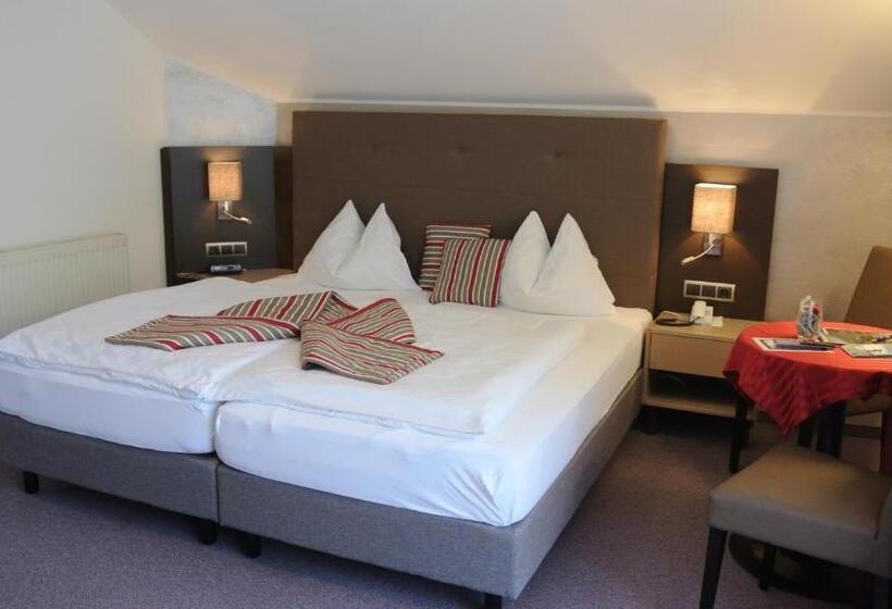 Classic room with balcony, Dei Hotel Schönblick