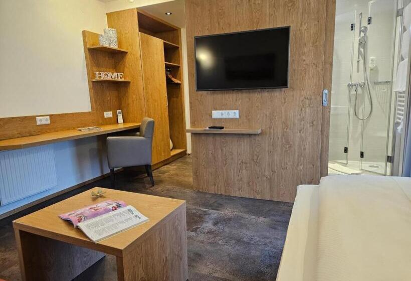 Семейный Номер, Dei Hotel Schönblick