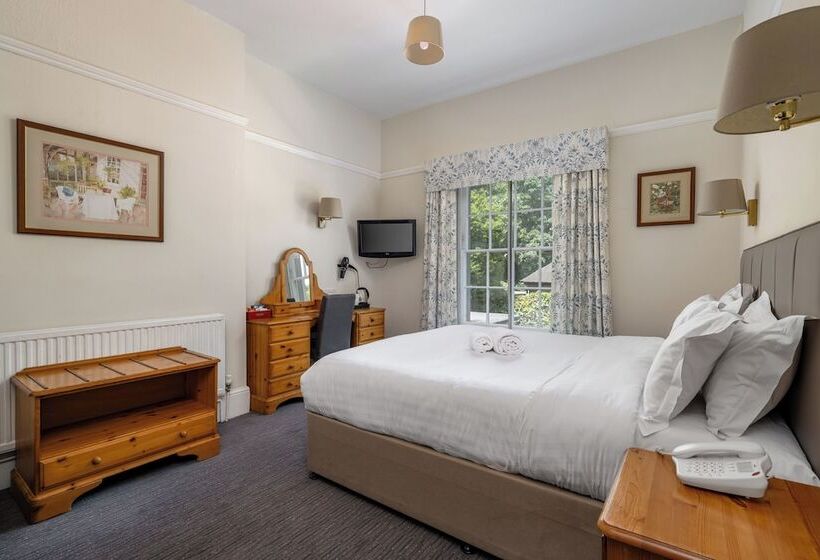 패밀리 룸, Reigate Manor