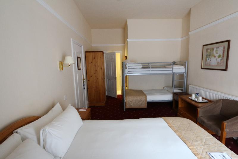 Семейный Номер, Reigate Manor