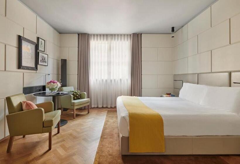 Номер Superior, Cafe Royal