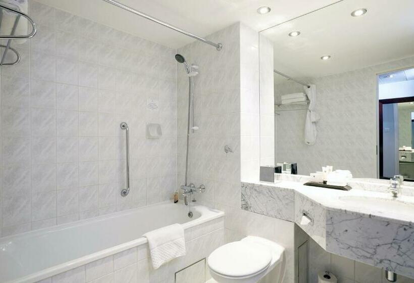 Номер Стандарт, Stamford Bridge Hotel London