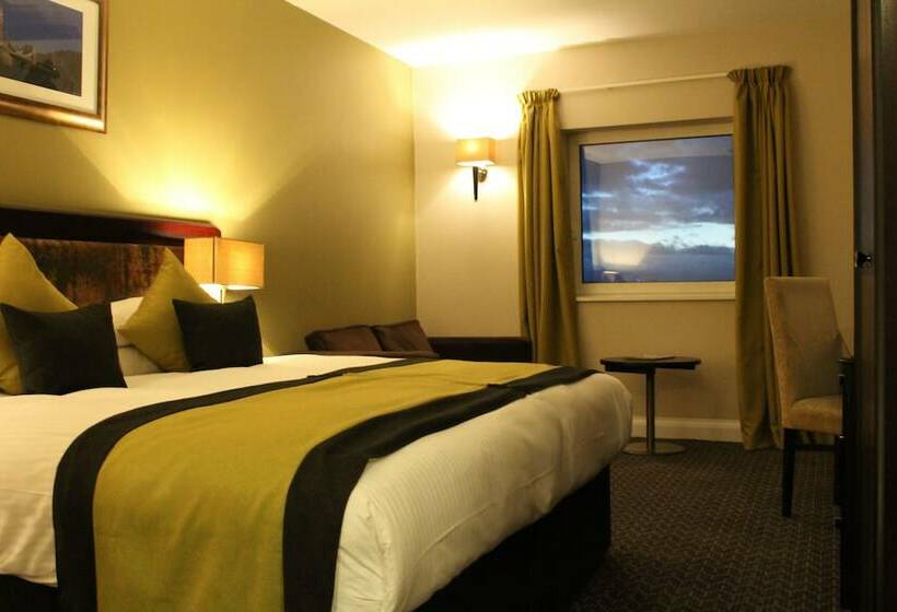 Номер Стандарт, Stamford Bridge Hotel London