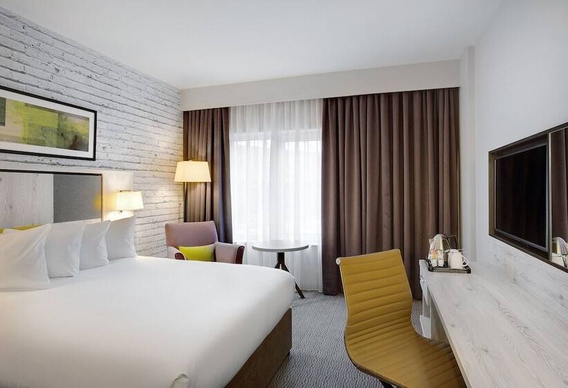 Номер Superior, Leonardo Manchester Central