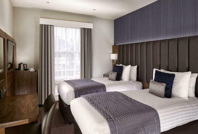 Номер Клуб, Norfolk Towers Paddington
