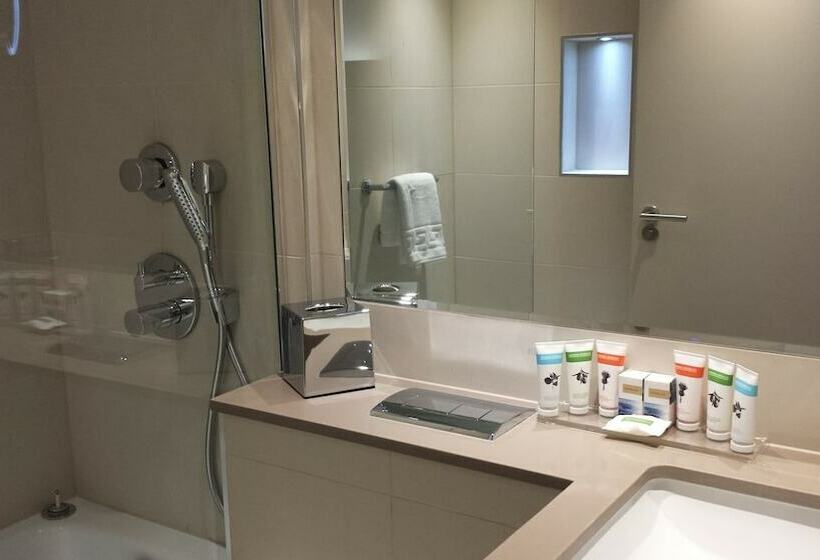 Номер Клуб, Norfolk Towers Paddington