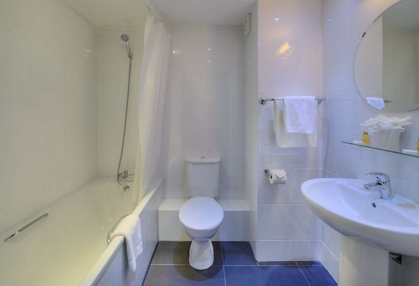 Номер Стандарт, Cobden Hotel Birmingham