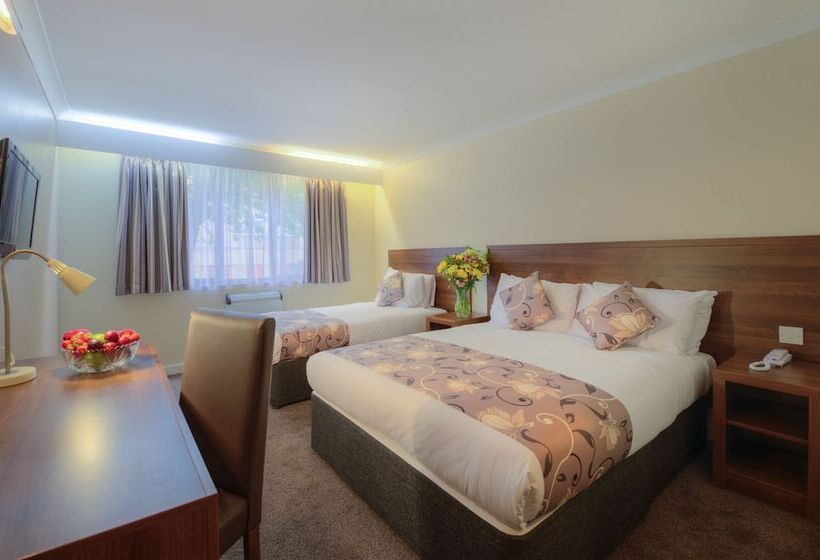 Номер Стандарт, Cobden Hotel Birmingham
